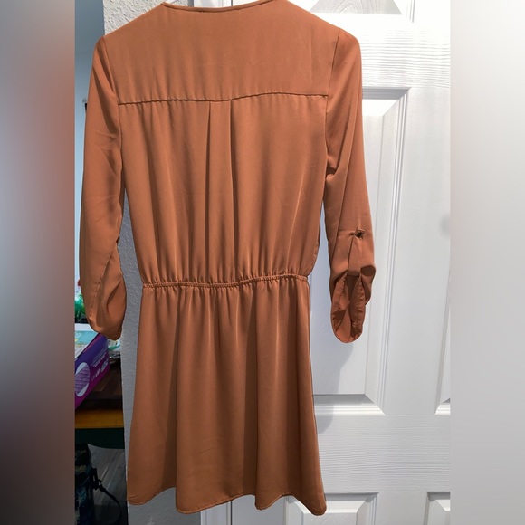 Brown V Neck Dress - Picture 2 of 4